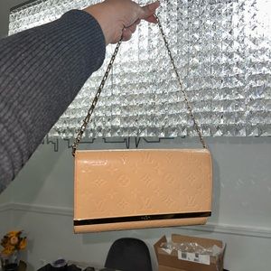 Authentic Louis Vuitton Vernis Ana Clutch Dune